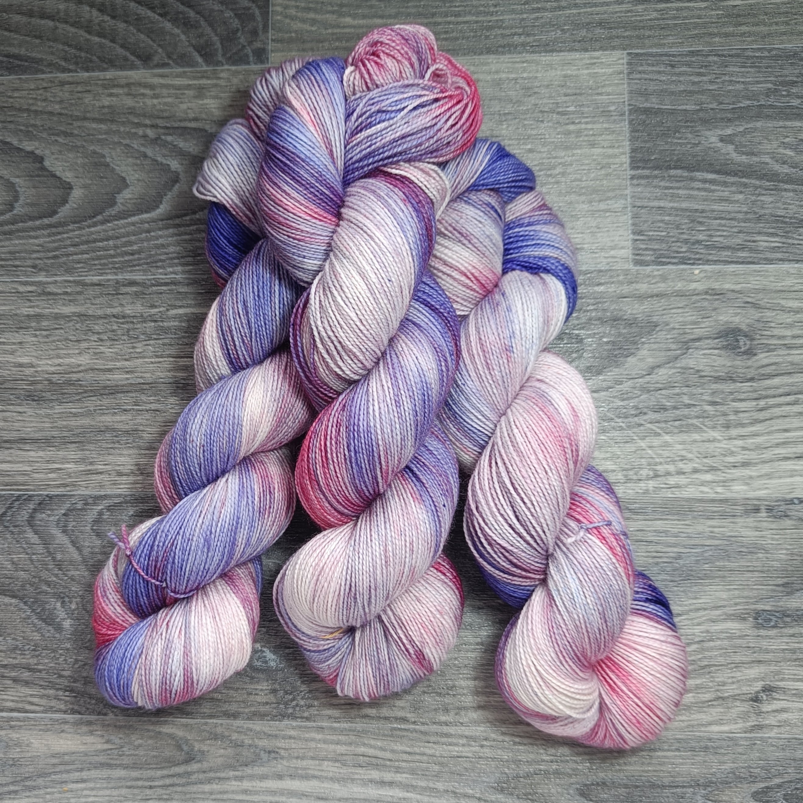 I Love Ewe - hand-dyed yarn Merino/Nylon - 100g skein