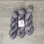 Load image into Gallery viewer, Harbour Dusk - hand-dyed Merino/Nylon mix, 100g, 425m
